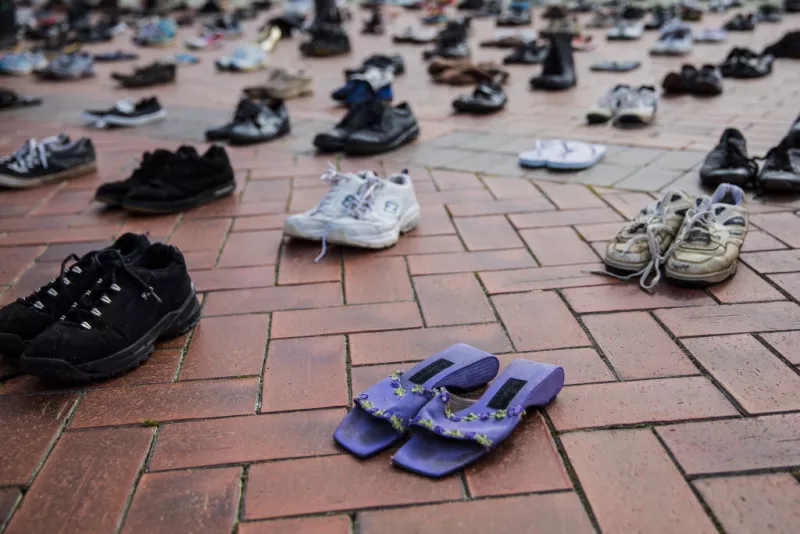 Hundreds Of Shoes Placed On Rotorua Foreshore To Remember Those Lost To Suicide