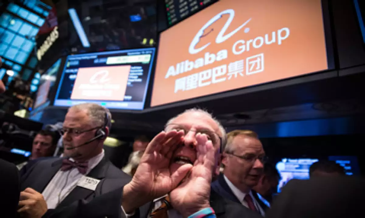 Alibaba recaudó 21,800 millones de dólares en su Oferta Pública Inicial este jueves. (Foto: AFP)