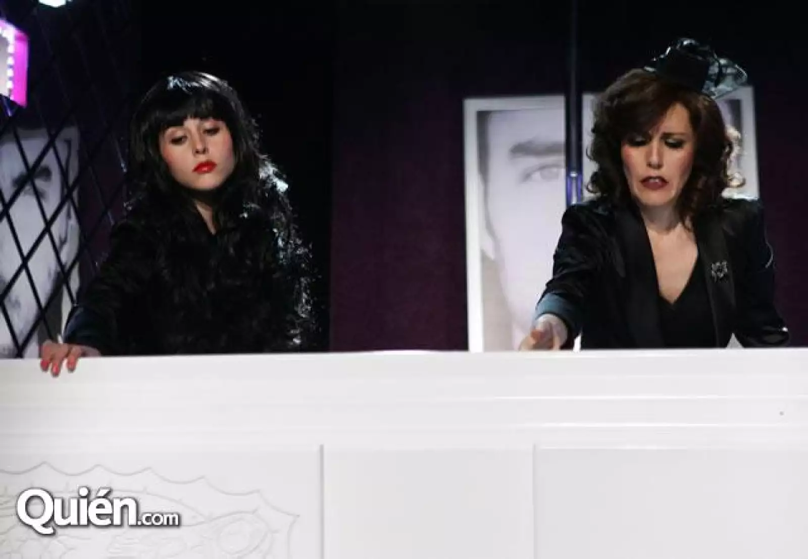 Escenas de la Obra Sin Cura