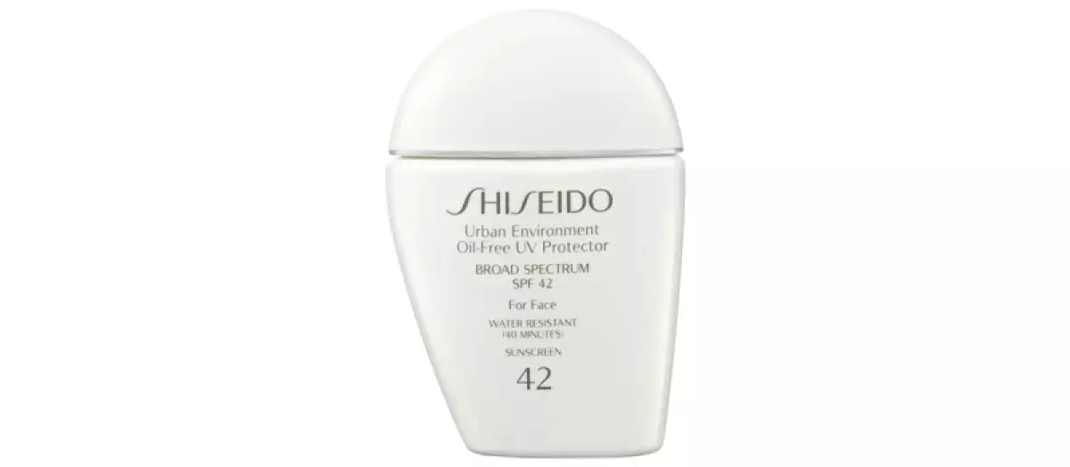 Shiseido Urban Environment Oil-Free UV Protector SPF 42 ($930, sephora.com.mx)