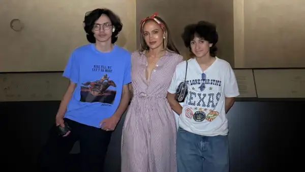 Max, Jennifer Lopez y Emme