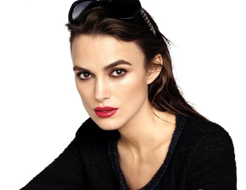 Las imagenes de la campañas se mezclas con looks de la marca muy preppy.