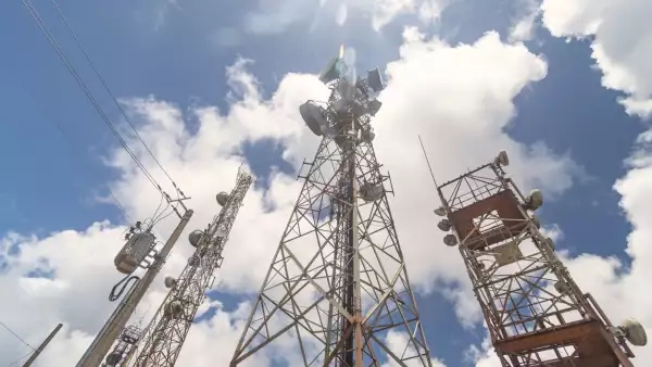 Elon Musk gana con CFE Internet: le ha pagado más de 740 millones de pesos