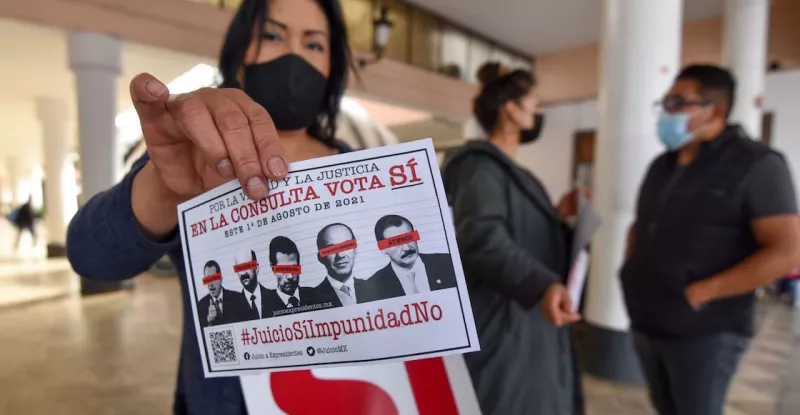 consulta expresidentes encuesta