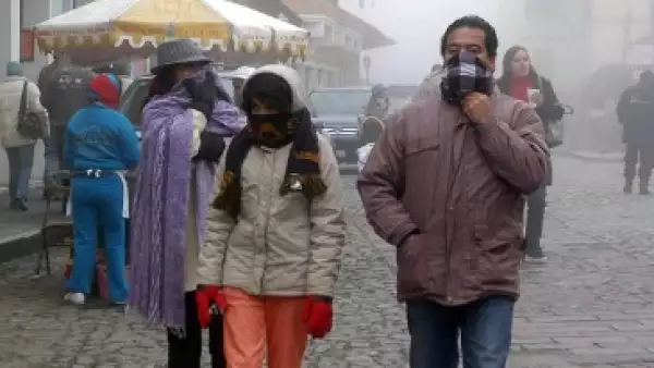 ¡No te confíes! Aunque vayas a la esquina, sal abrigado (Foto: Notimex/Archivo)