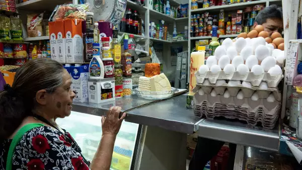Baja la canasta básica, pero no lo suficiente