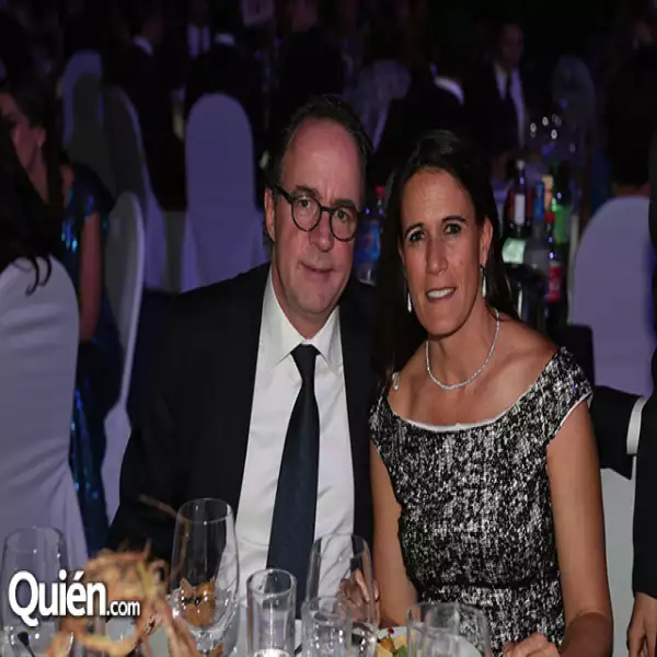 Luis Peyrelongue,Jessica Peyrelongue