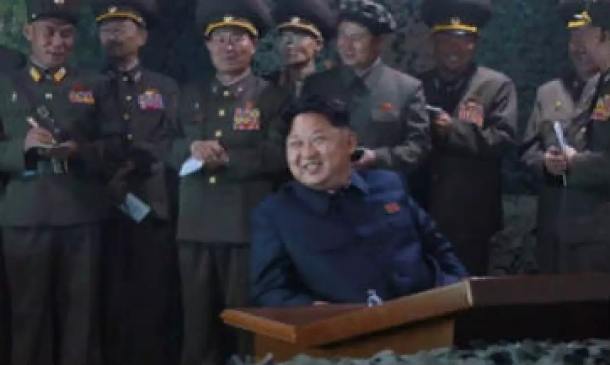 El líder de Corea del Norte dijo que el país "debe tener las cabezas nucleares listas para su uso en cualquier momento". (Foto: RODONG SINMUN)