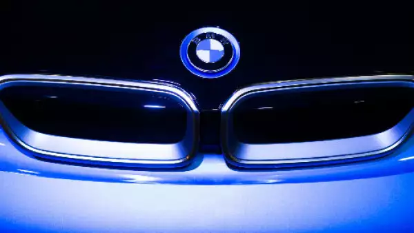 BMW logo oscuro