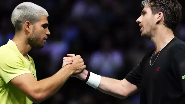 Alcaraz cae en su estreno en el Masters 1000 de París