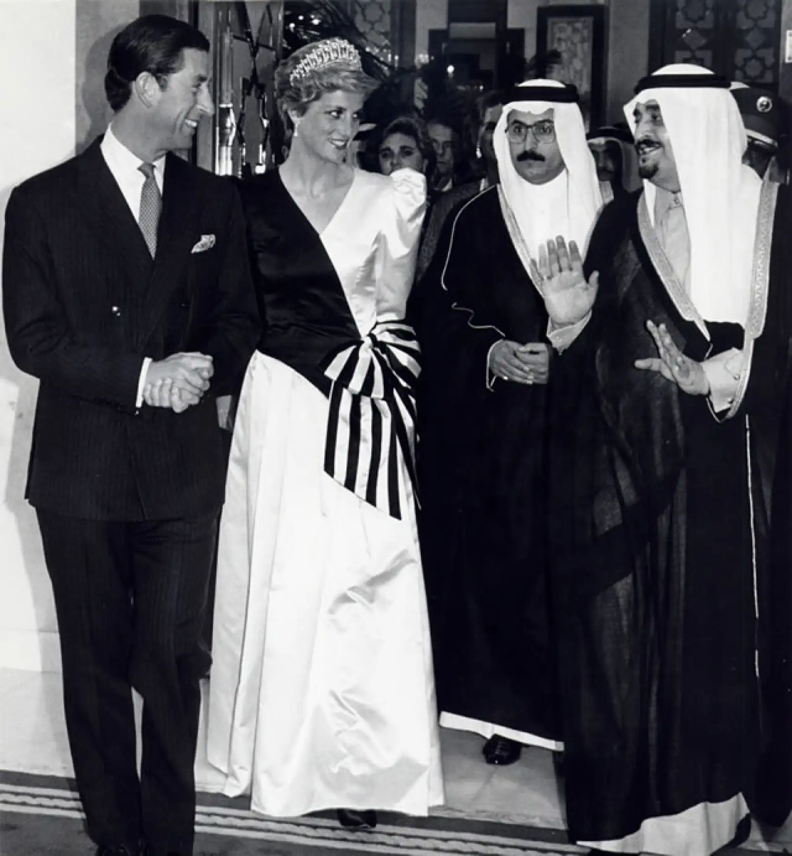 El rey Abdullah con la fallecida princesa Diana y su entonces esposo, el príncipe Carlos.