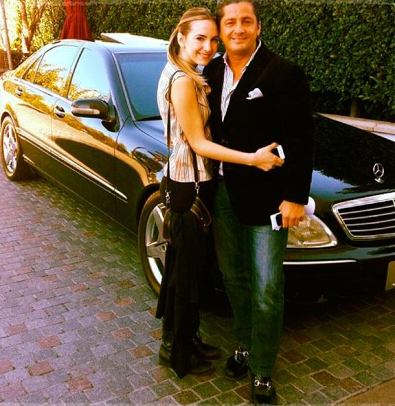 Alejandro es un padre consentidor con Isabella.