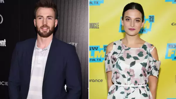 No es una top model y mucho menos una gran estrella de Hollywood; la comediante Jenny Slate parece haberse robado el corazón del ‘Capitán América’ con otras cualidades.