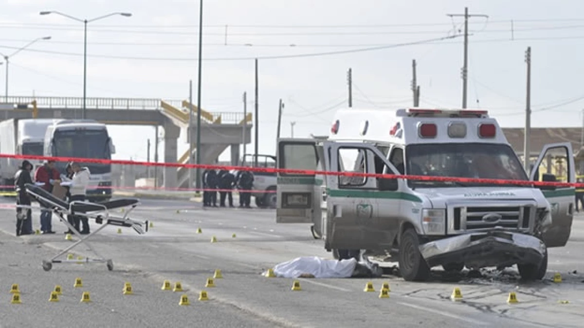 peritos analizan el tiroteo contra una ambulancia