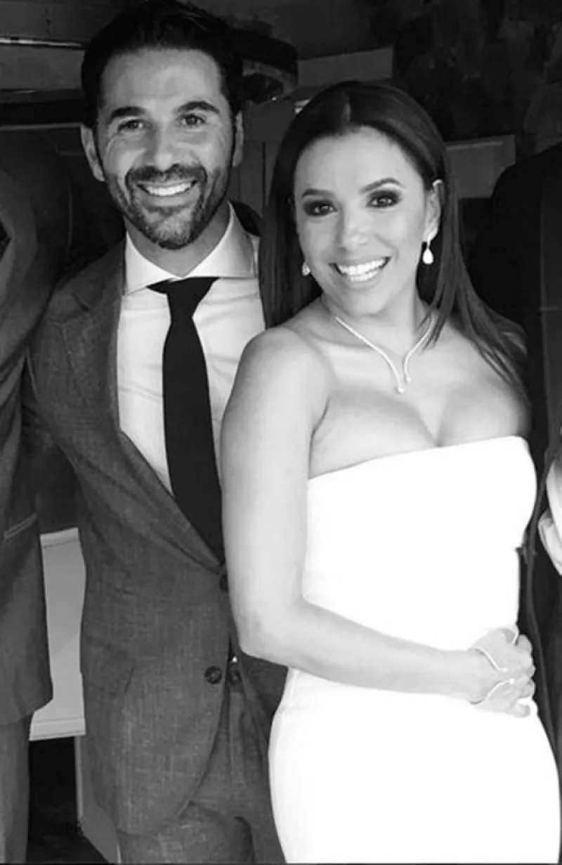 La actriz creía que escuchaba grabación de fondo, sin embargo, cuando volteó no pudo evitar emocionarse al ver a su amiaga acompañándola en el que ha llamado "el mejor día de su vida"