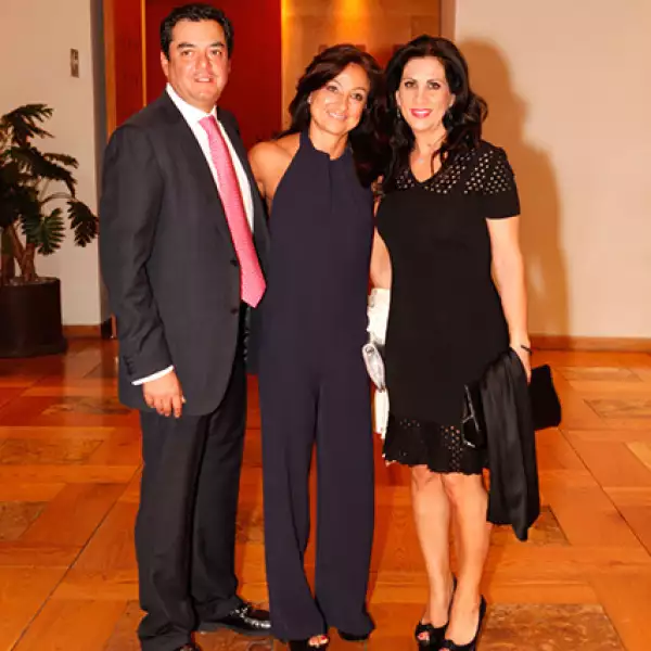 Miguel de María,Hilda de Maria y Adriana Villalobos