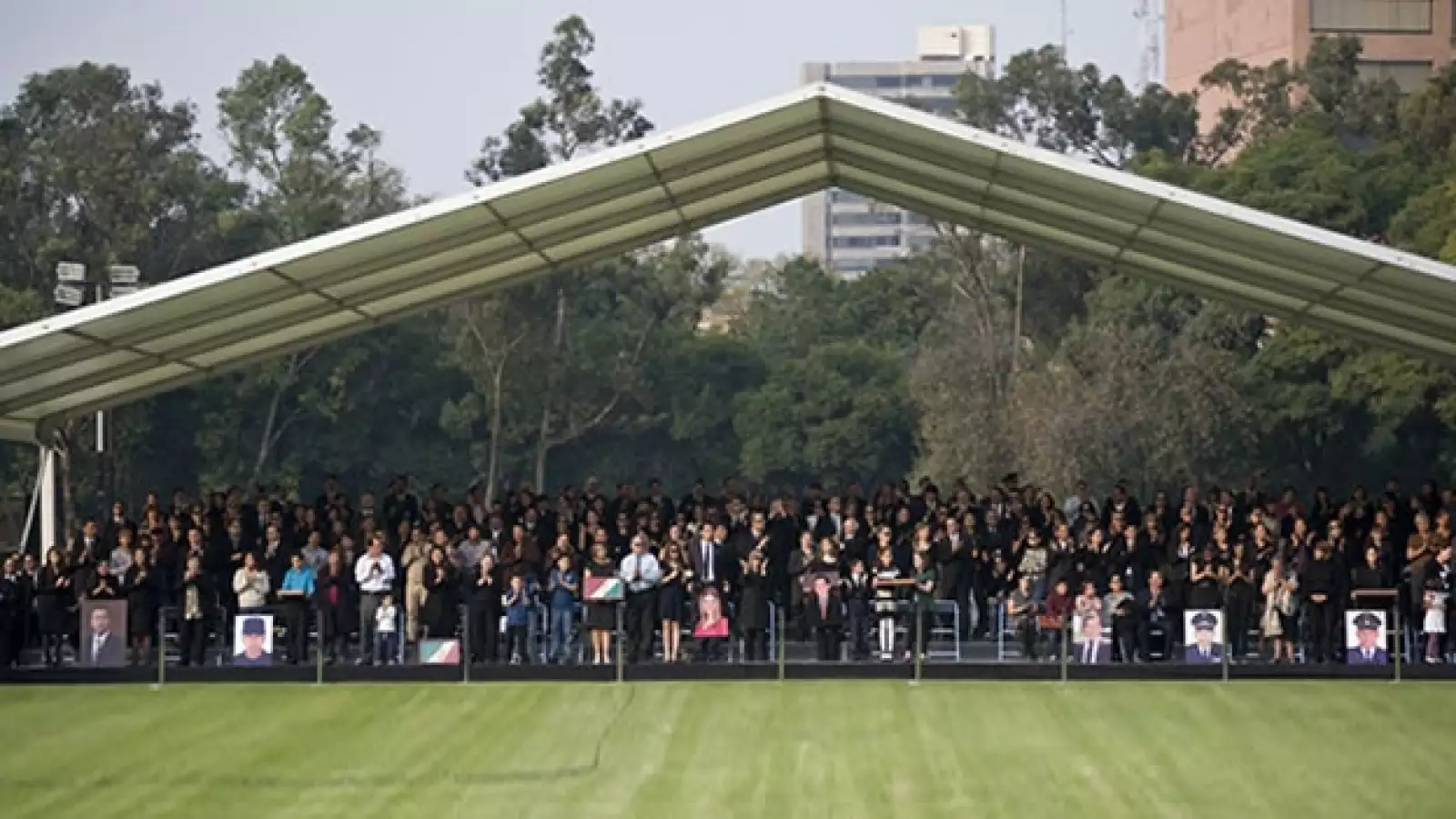 homenaje a Blake Mora