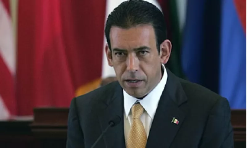 Humberto Moreira no pudo sostener su cargo de presidente del PRI cuando se dio a conocer que Coahuila, estado gobernado por su hermano, era de las entidades más endeudadas del país. (Foto: AP)
