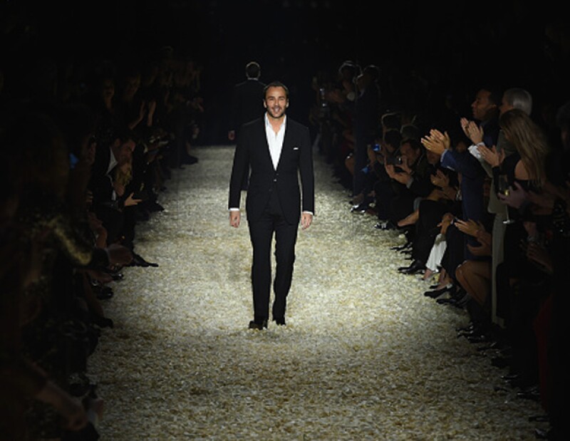 El diseñador se une al movimiento de Burberry de cambiar la forma en la que vemos la moda.