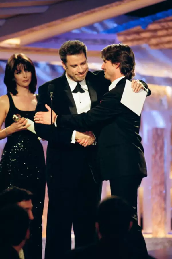 John Travolta y Tom Cruise en la 54 entrega de los Golden Globes.