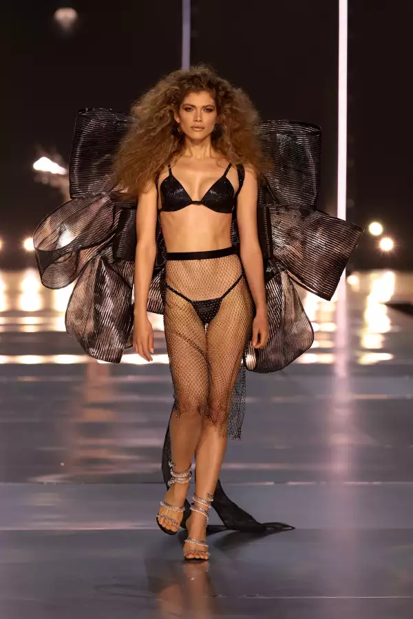 looks espectaculares Victoria's Secret Fashion Show