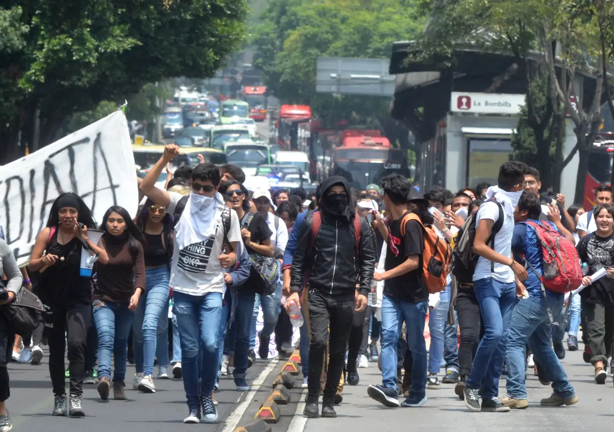 Marcha_estudiantes_CCH-4 (1).jpg