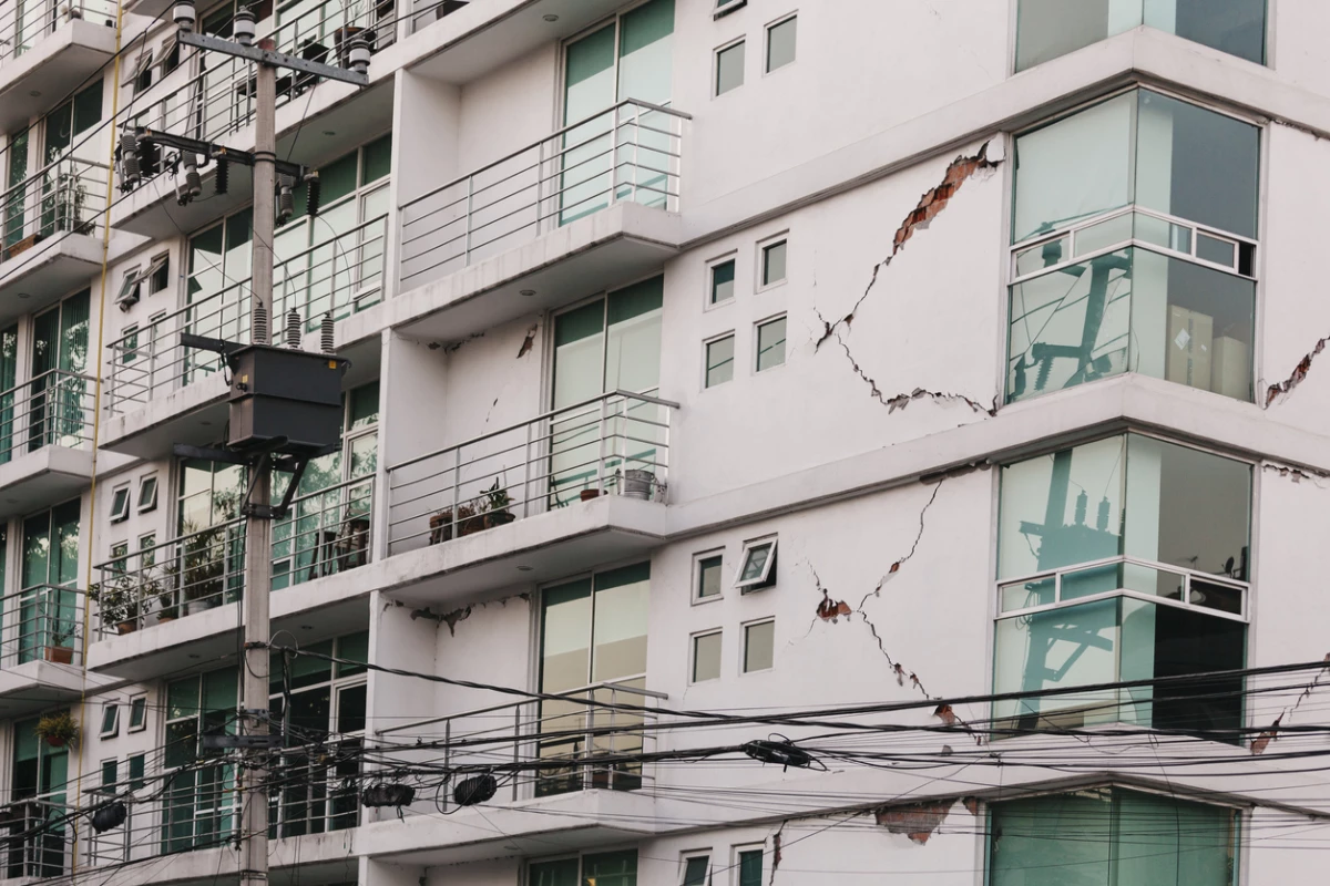 Reclamación de seguro por terremoto.
