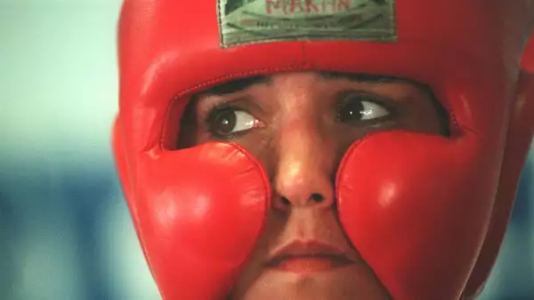 Foto de Chrsity Martin durante un entrenamiento en 1996, previo a su pelea contra Melinda robinson en California.