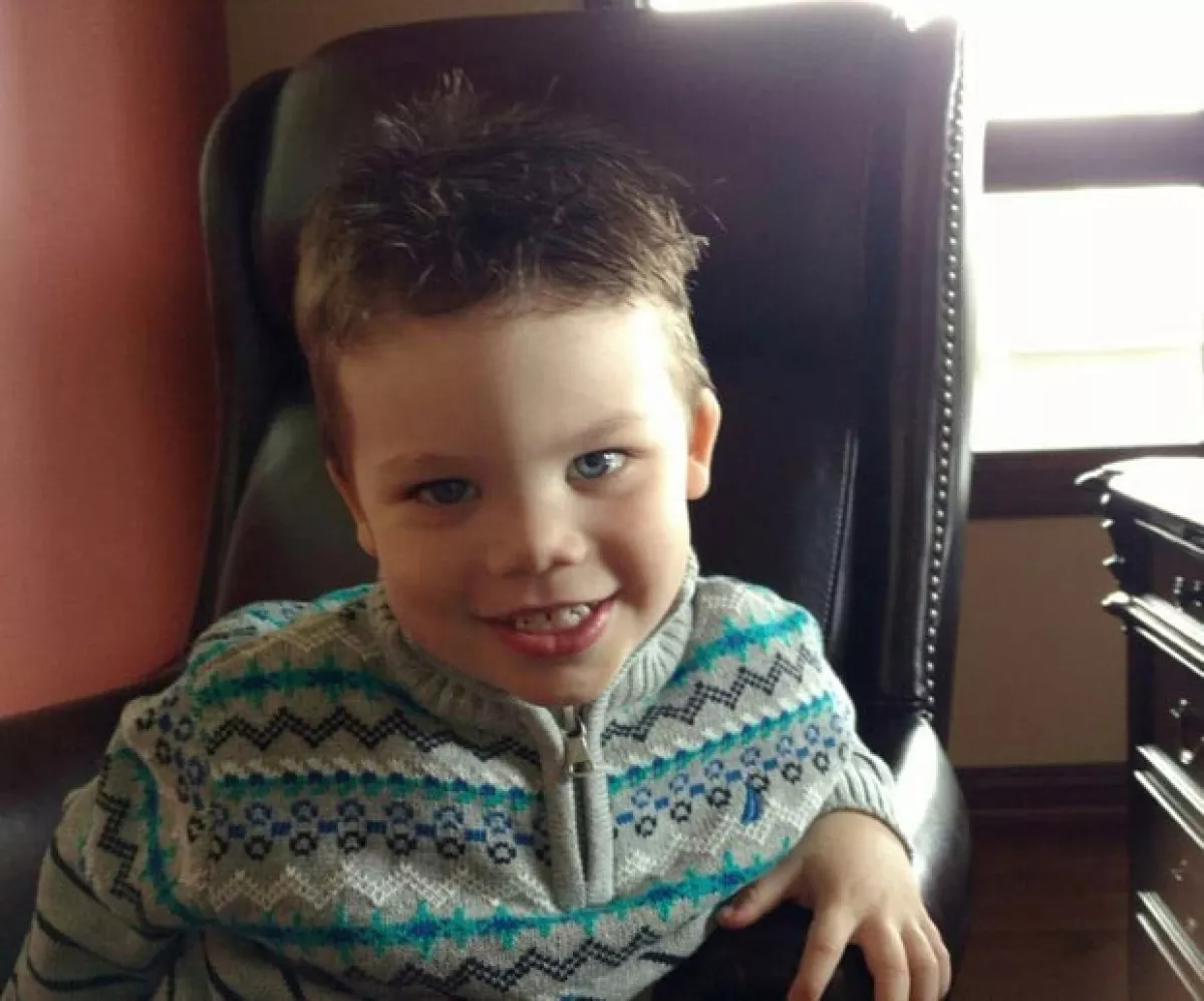 Él es Lane Graves, el niño de dos años que murió tras hundirse en una laguna en Disney World.