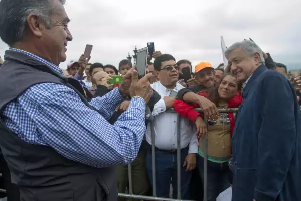 AMLO y 'El Bronco'