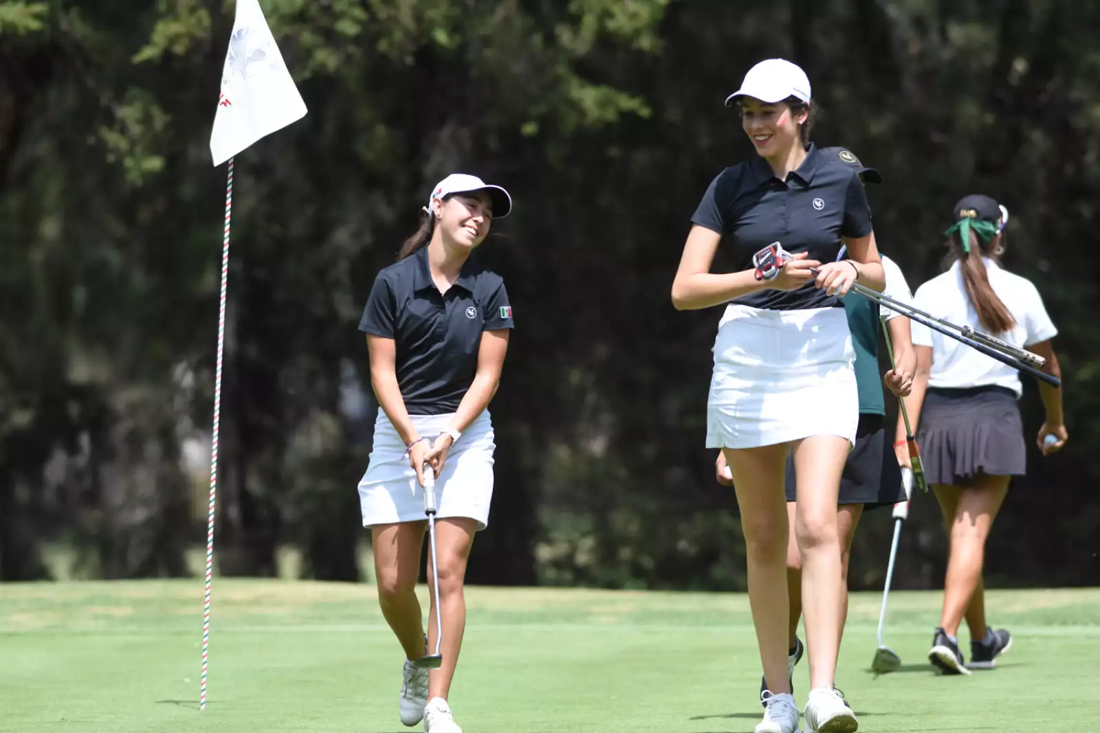 Camila Madariaga y Paola Alonso.jpg