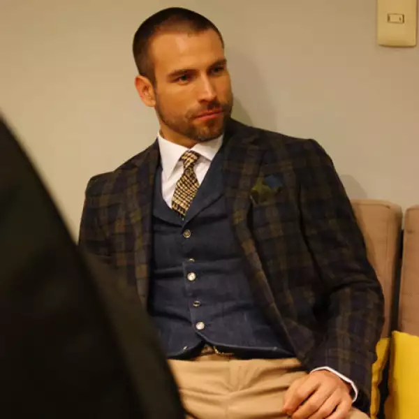 Su papel de Aurelio Casillas en `El señor de los cielos´, surgió del éxito de su breve participación en la serie `La reina del sur´, protagonizada por Kate del Castillo.