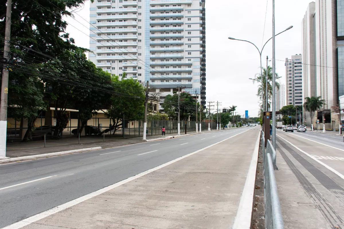 Major downtown avenues empty due to lockdown