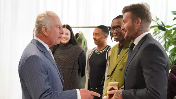 El rey Carlos III y David Beckham producen miel
