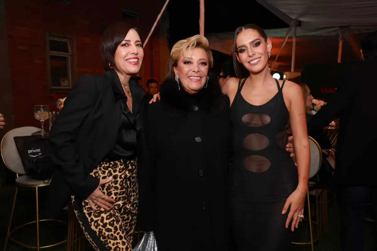 Stephanie Salas, Sylvia Pasquel y Camila Valero 