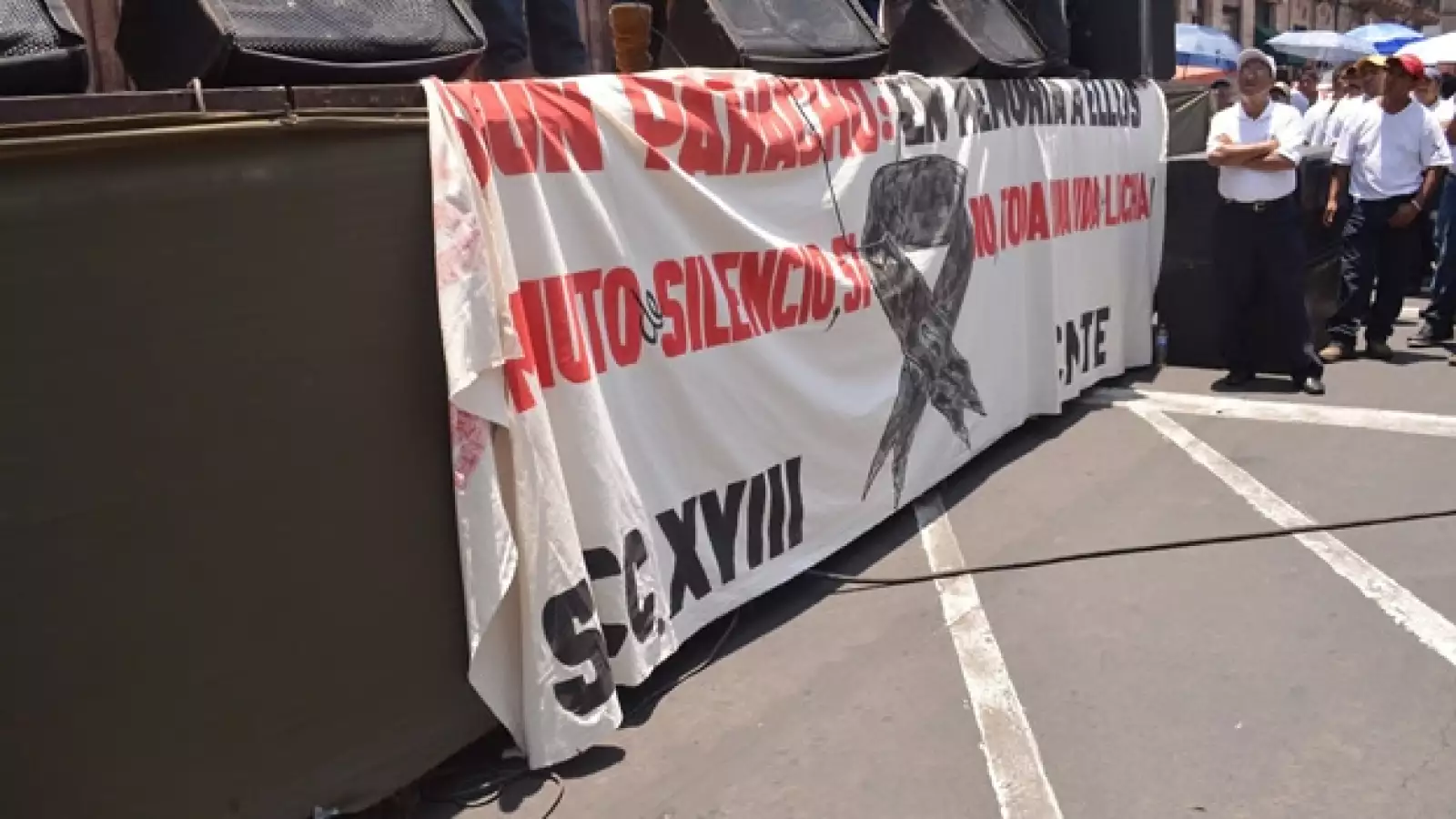 homenaje a maestro muertos en accidente