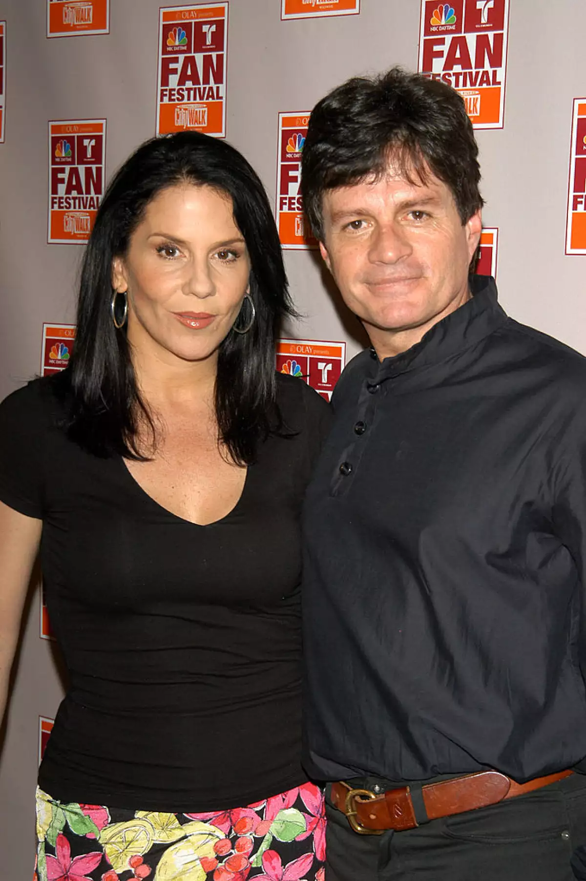 Rebecca Jones y Alejandro Camacho