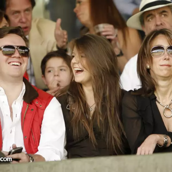 Bruno Flores,Karla Flores,María Asunción Arambuzabala