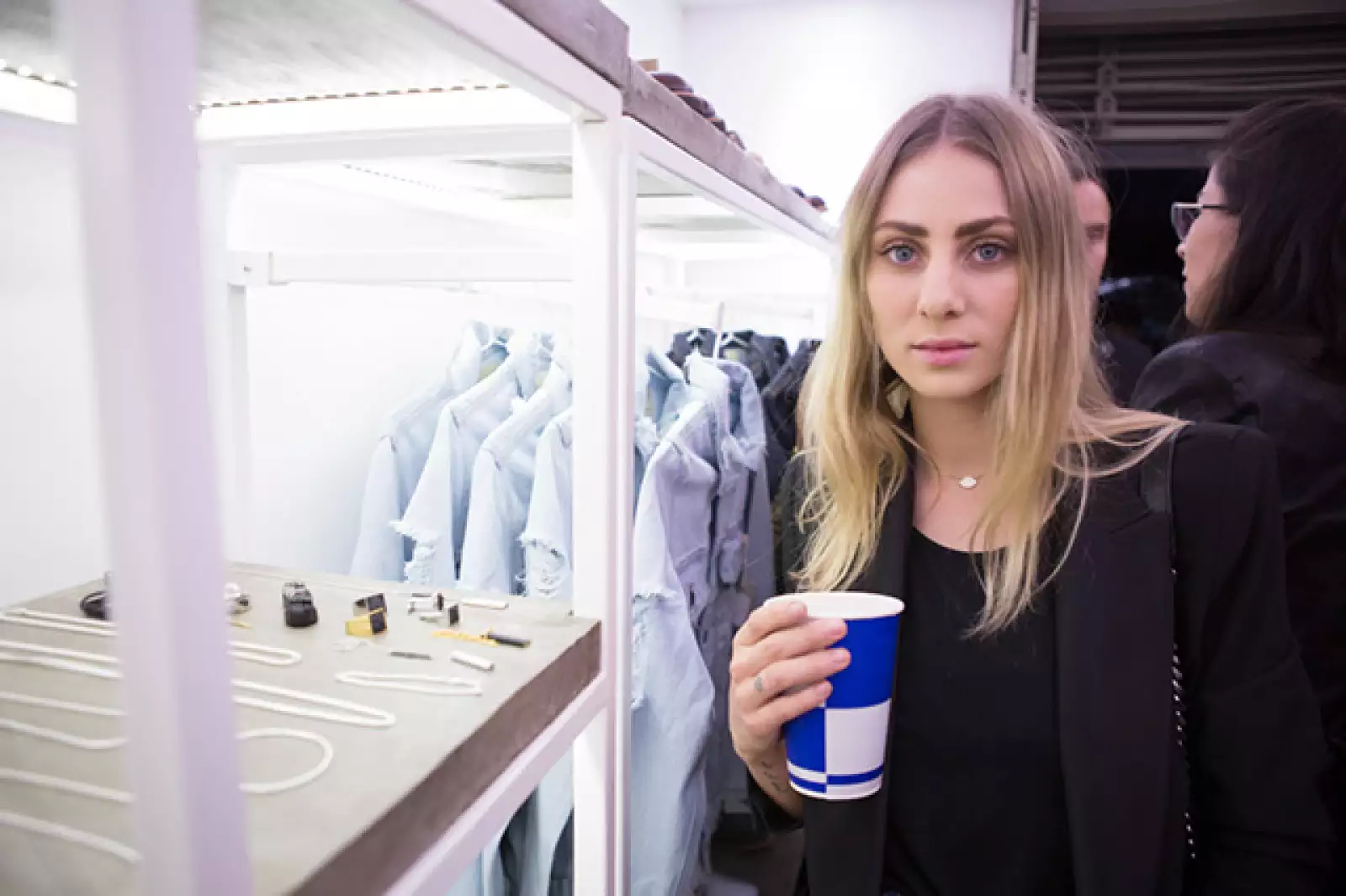 Apertura de la primera tienda de su marca "Prima Volta" de Anuar Layon