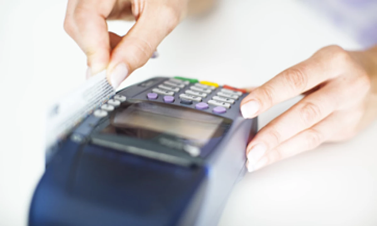 Los créditos a los clientes de BBVA Bancomer cayeron 1.8%. (Foto: Getty Images)