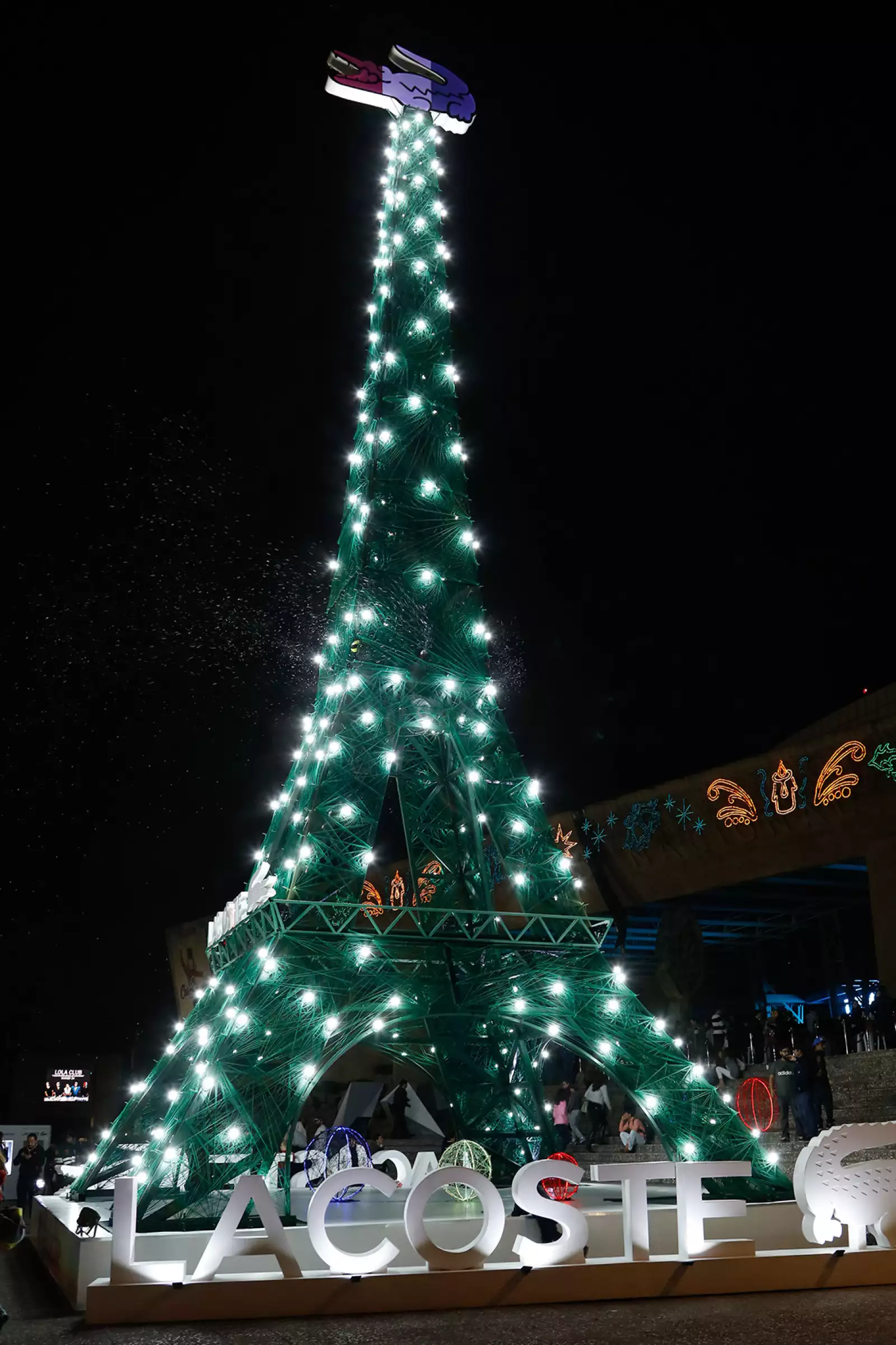 Evento de Lacoste -Una noche navideña bajo la Torre Eiffel