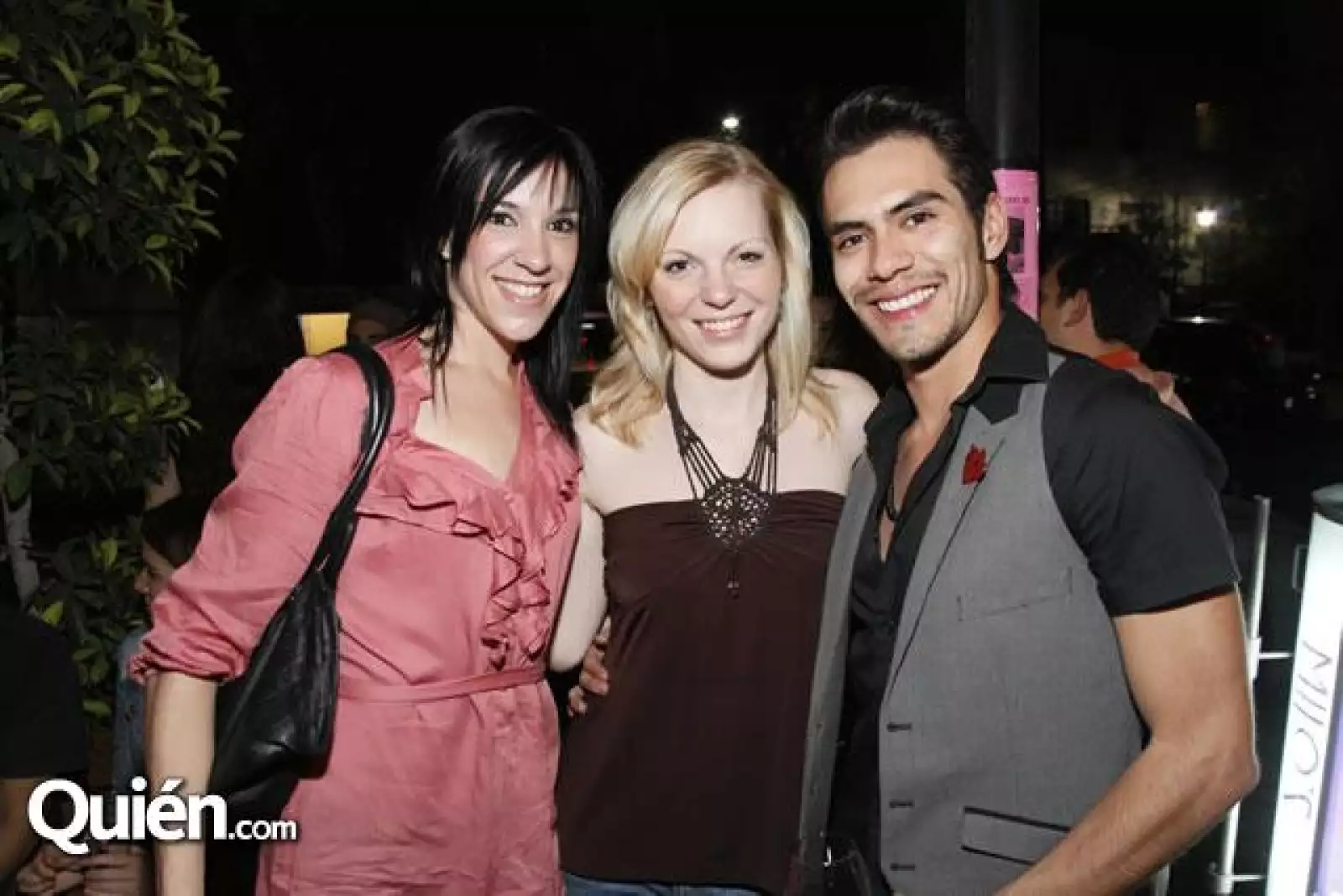 Cecilia Rodríguez,Zuzana Mullerova y Guillermo García