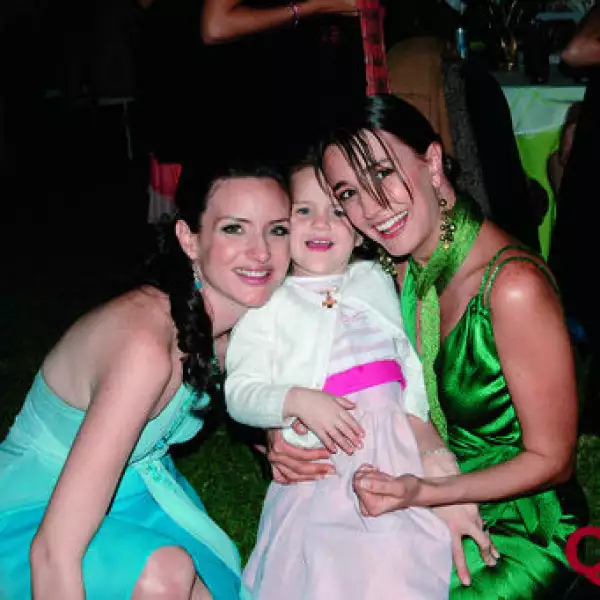 Karina de González, Valeria de González, Miriam Ramírez