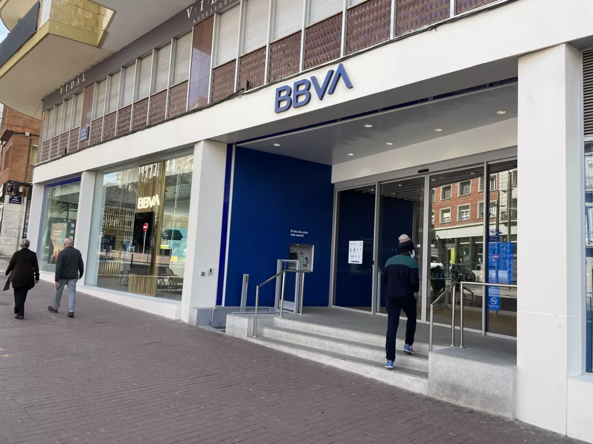 Los bancos abren el 10 de mayo por el día de las madres. (Fachada del banco BBVA). 