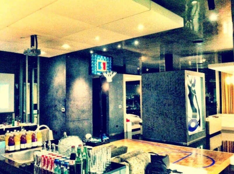 Justin presumió en Twitter su cuarto en el Hotel W de la Ciudad de México.