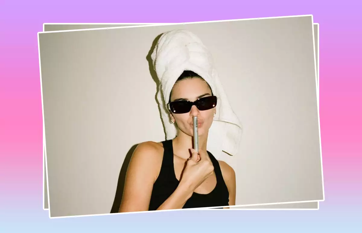 KENDALL JENNER-LAVADO-INVERSO-shampoo-acondicionador-pelo-cabello-baño-lavar.jpg