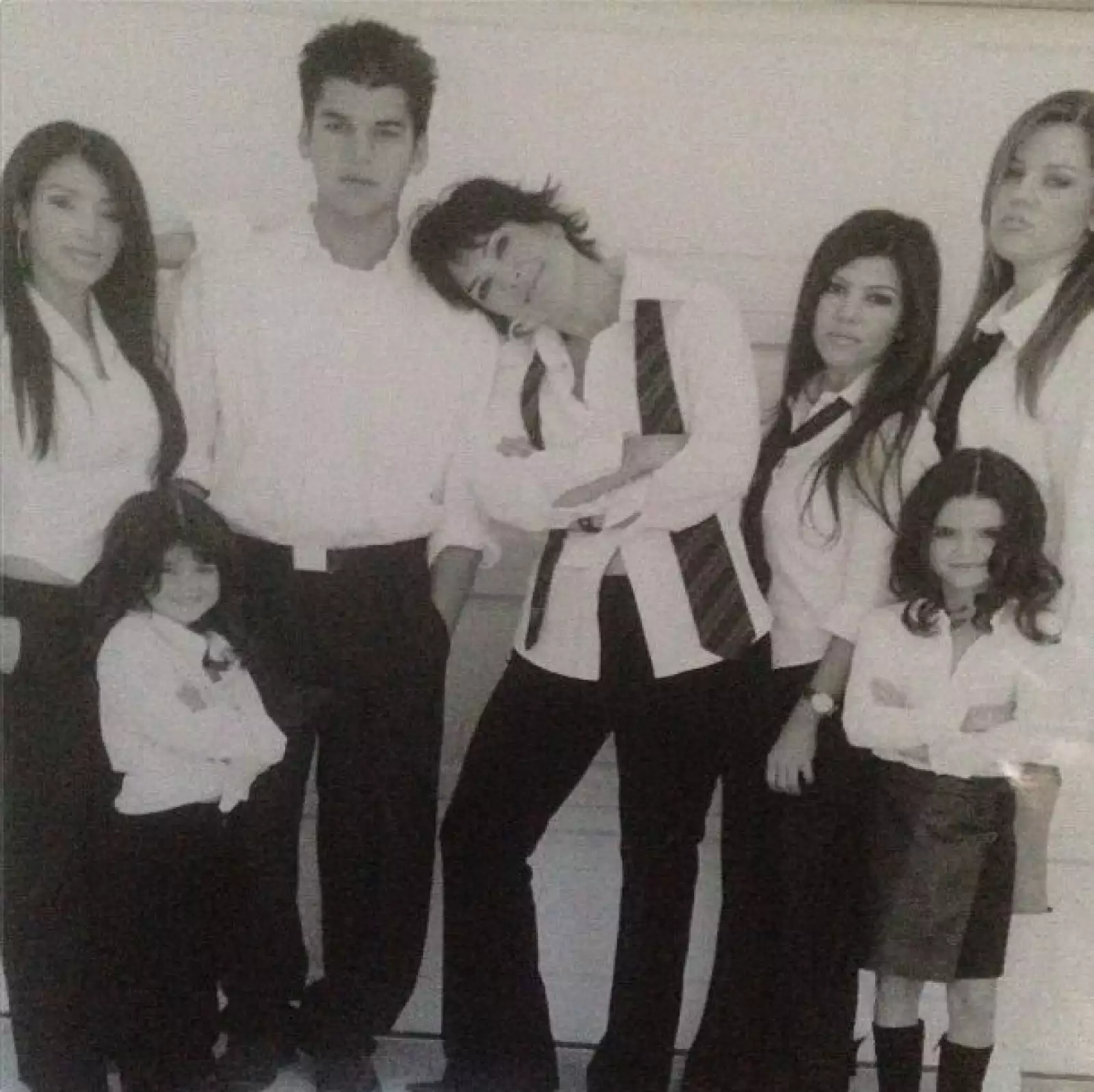 Kris Jenner compartió esta foto con todos sus hijos.
