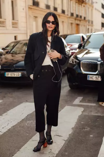 Paris str F26 0613.jpg