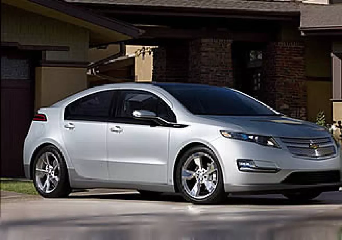 El automóvil Volt tiene la mayor autonomía por su capacidad híbrida de electricidad y gasolina. (Foto: CNNMoney.com)