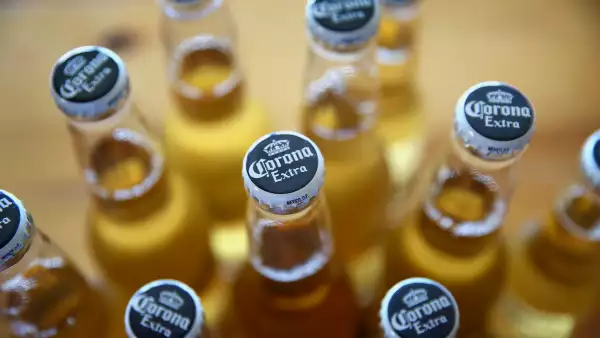 (Cerveza Corona, Constellation Brands)